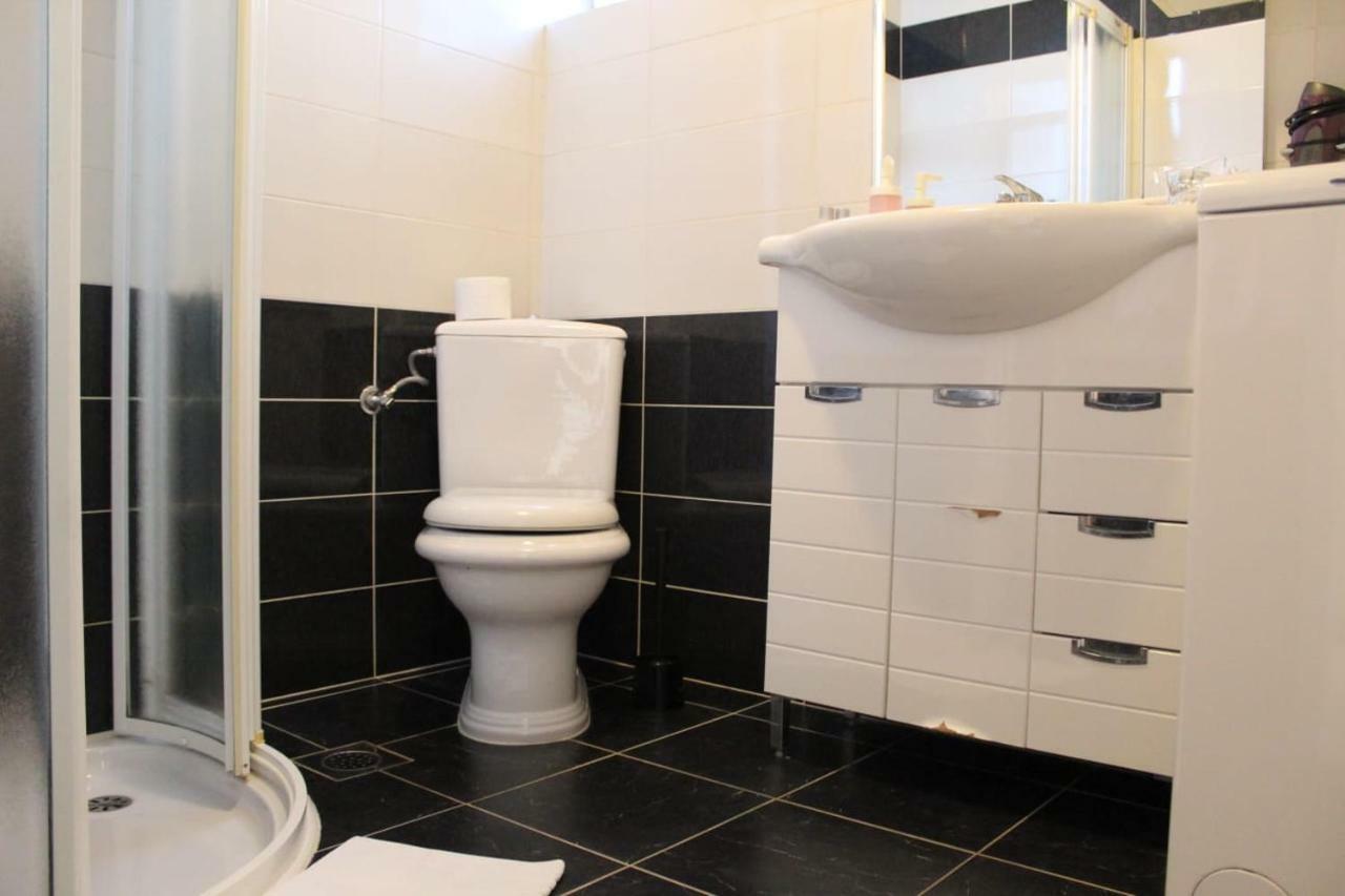 Apartment Pirovic Туран Екстериор снимка