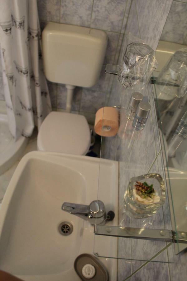 Apartment Pirovic Туран Екстериор снимка