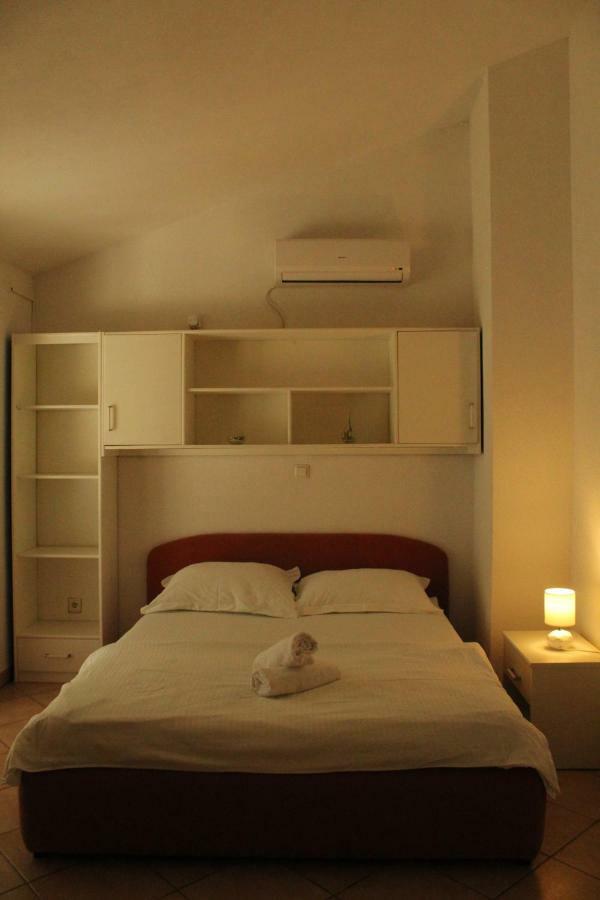 Apartment Pirovic Туран Екстериор снимка