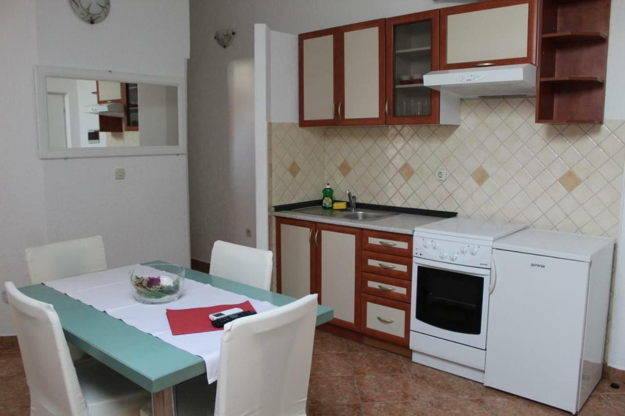 Apartment Pirovic Туран Екстериор снимка